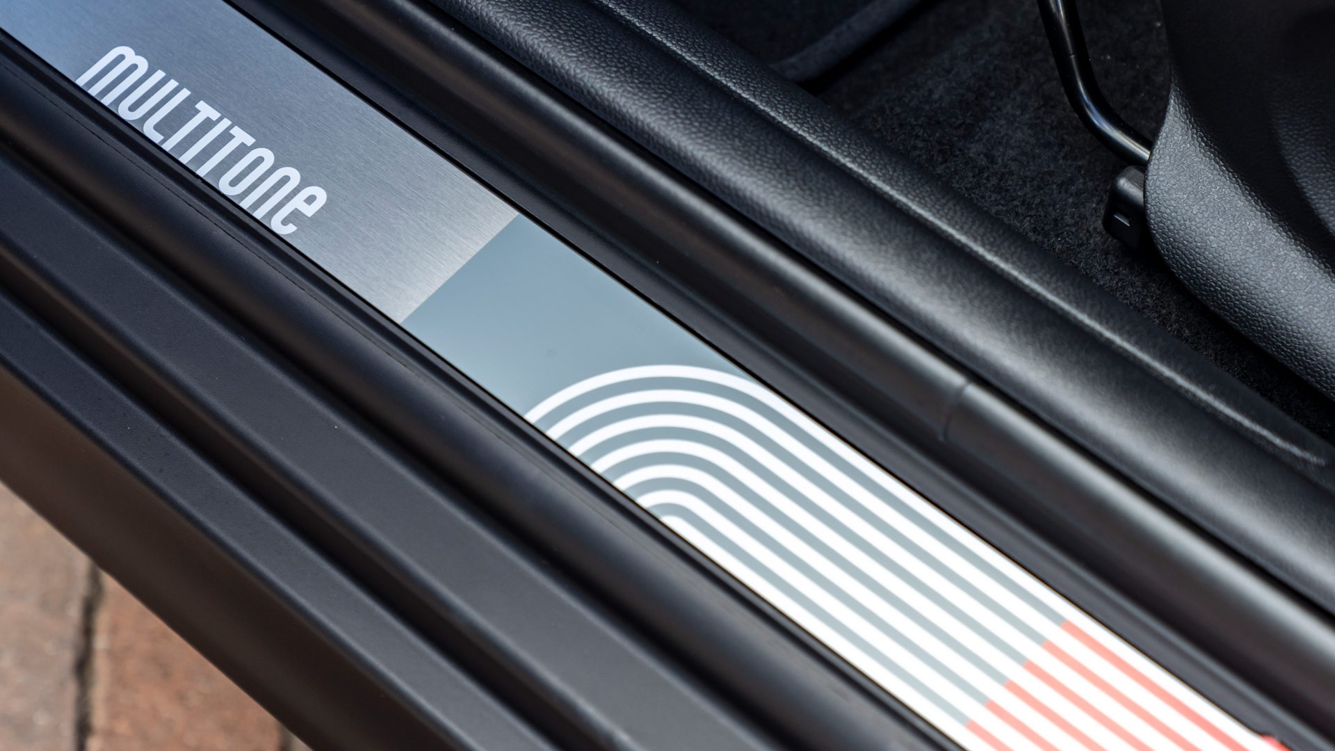 Detalle puerta MINI Multitone Edition F55 Detalle puerta MINI Multitone Edition F55